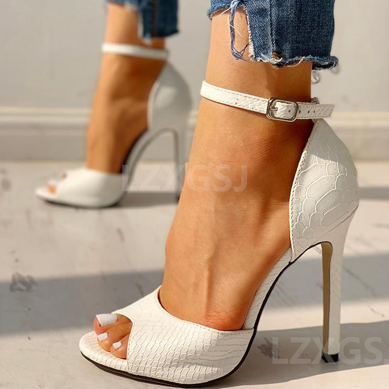 Graceful Orthopedic Sandals for Modern Look