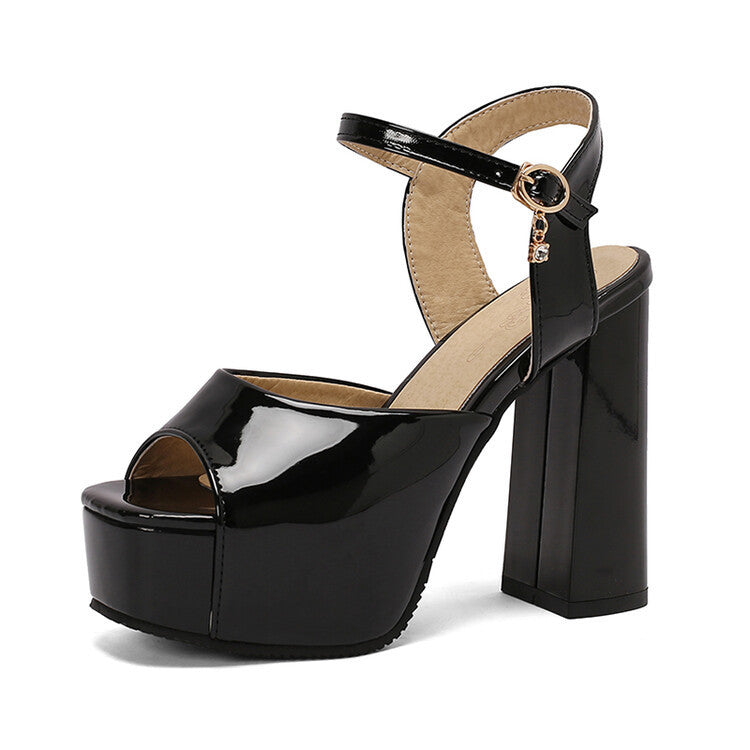 Graceful Orthopedic Sandals for Modern Look