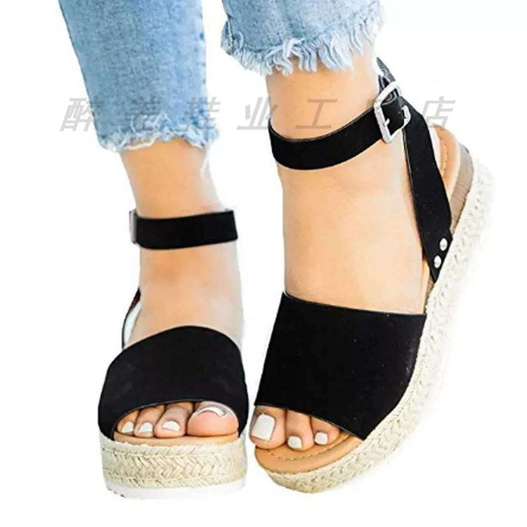 Chic Orthopedic Sandals with Unique Design