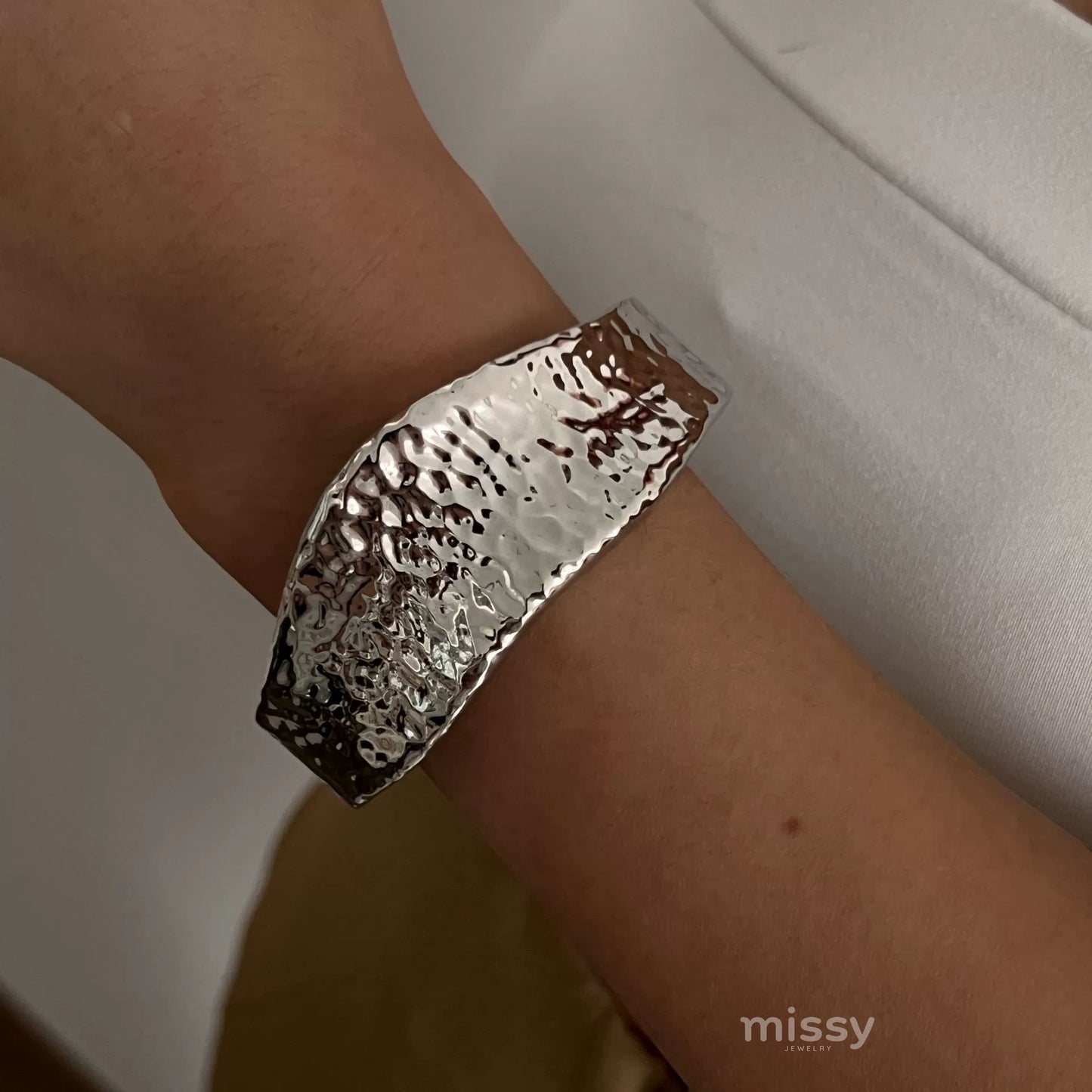 Neve Bold Cuff Bracelets