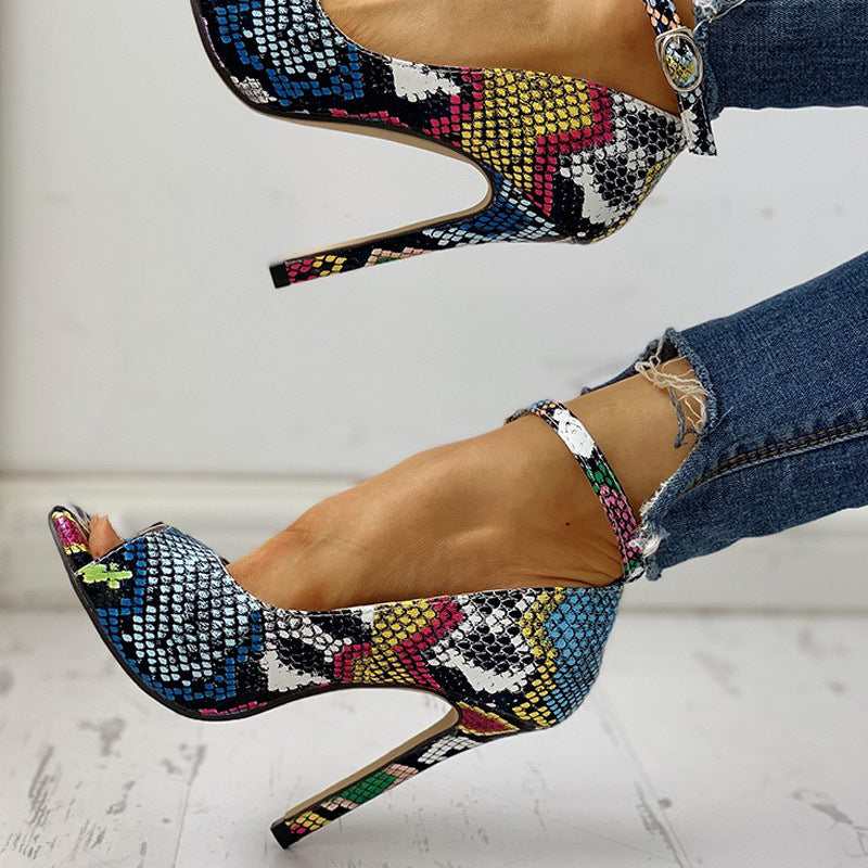 Chic Orthopedic Sandals with Unique Design