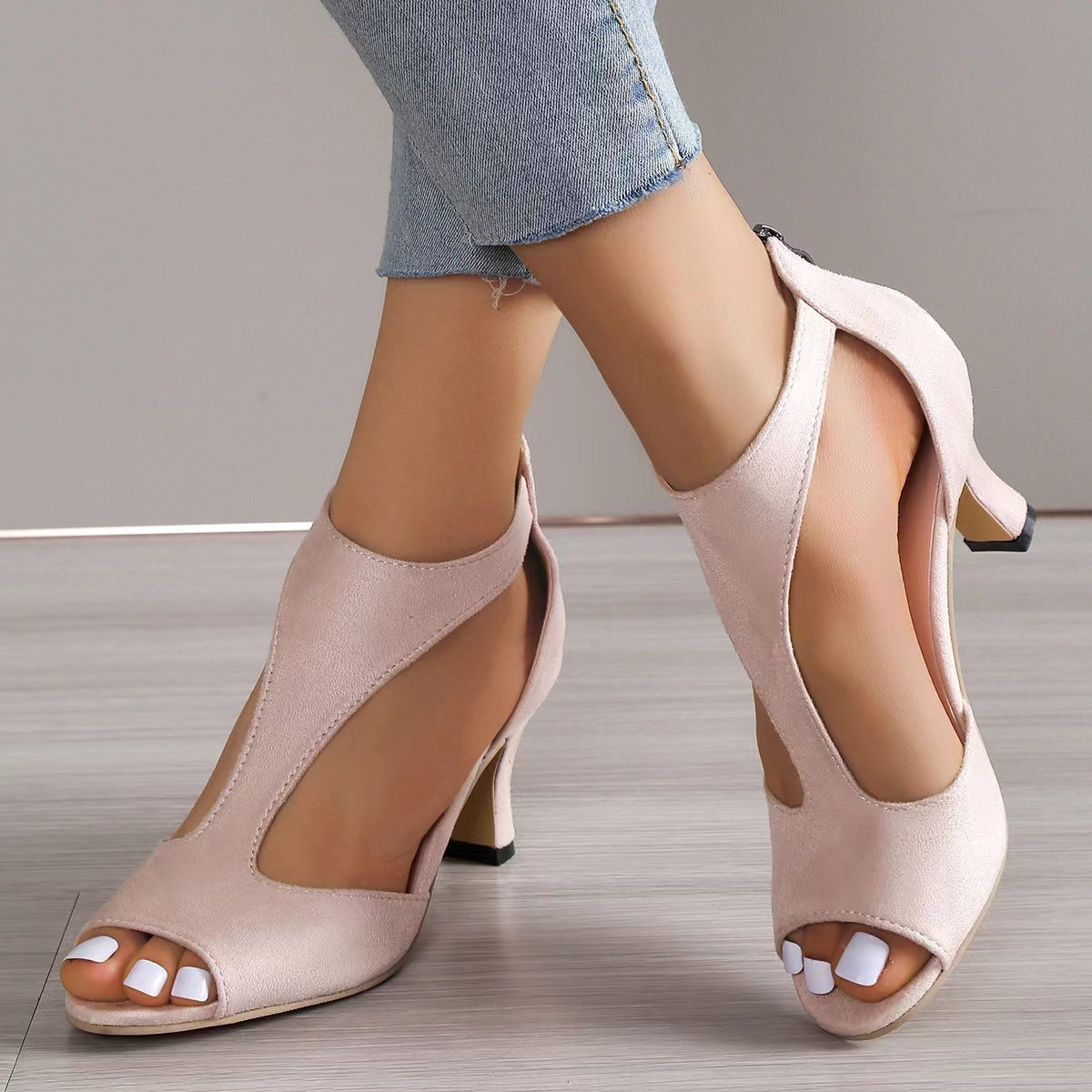 Chic Orthopedic Sandals with Unique Design
