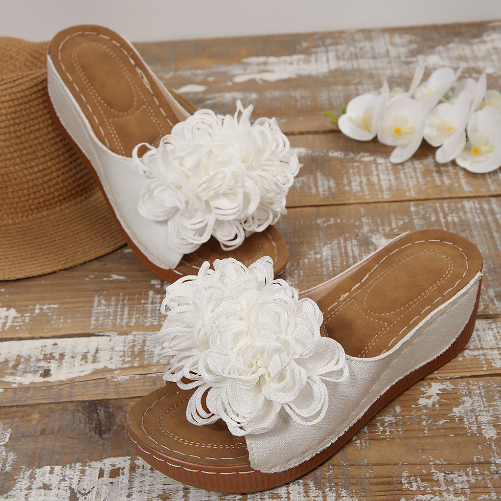 Graceful Orthopedic Sandals for Modern Look