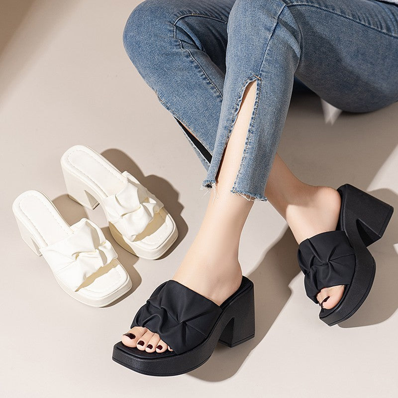 Graceful Orthopedic Sandals for Modern Look