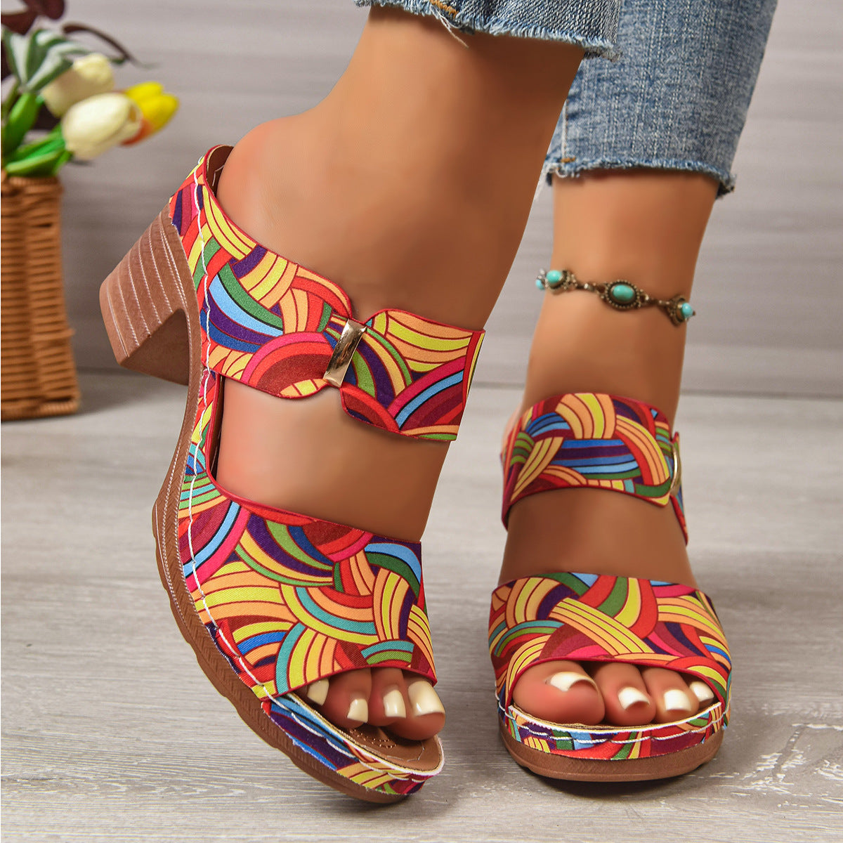Chic Orthopedic Sandals with Unique Design