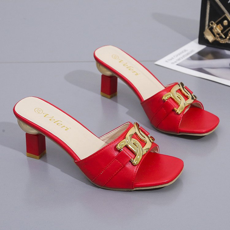 Graceful Orthopedic Sandals for Modern Look