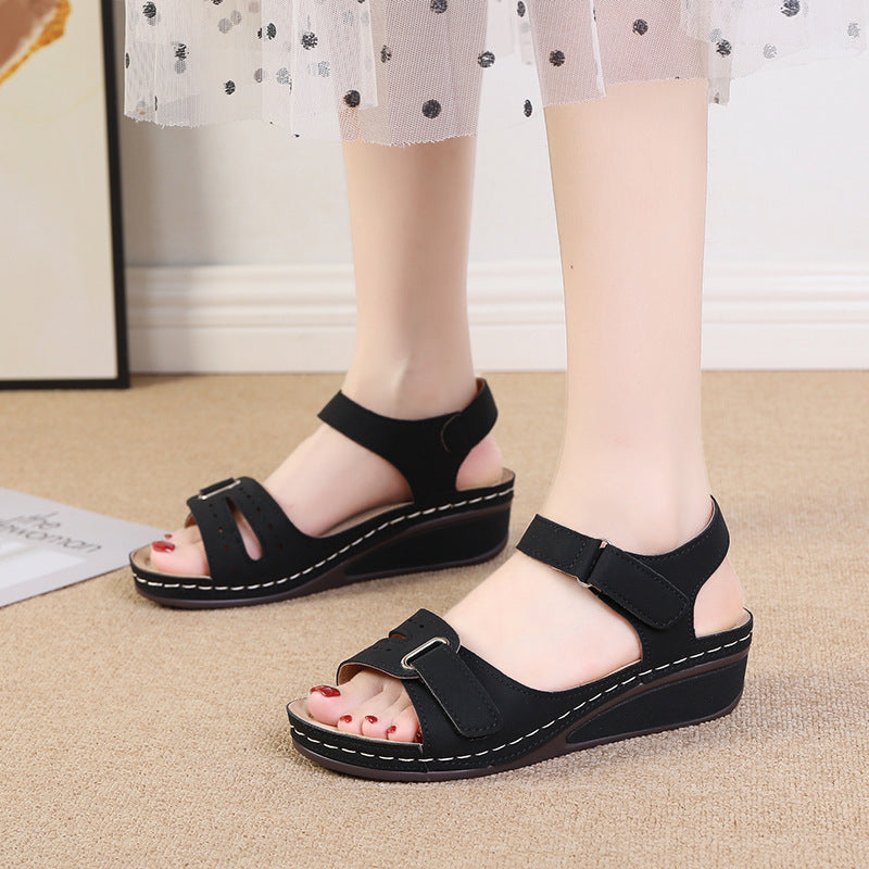 Chic Orthopedic Sandals with Unique Design