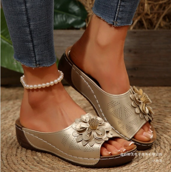 Chic Orthopedic Sandals with Unique Design