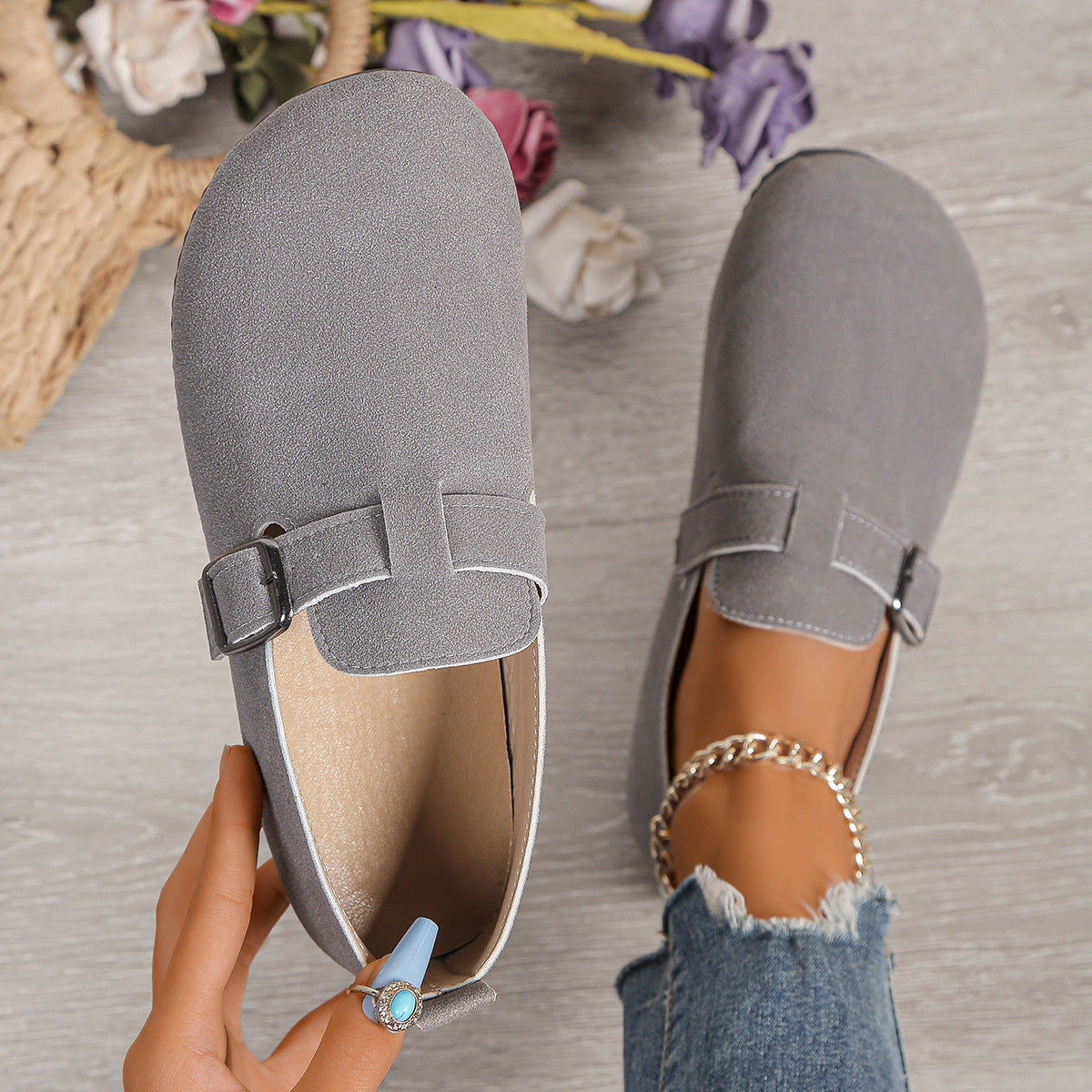 Graceful Orthopedic Trainers for Modern Look