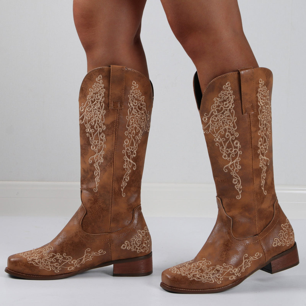 Graceful Orthopedic Boots for Modern Look