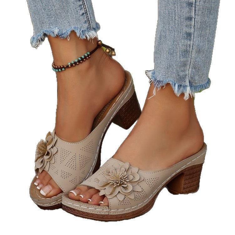 Chic Orthopedic Sandals with Unique Design