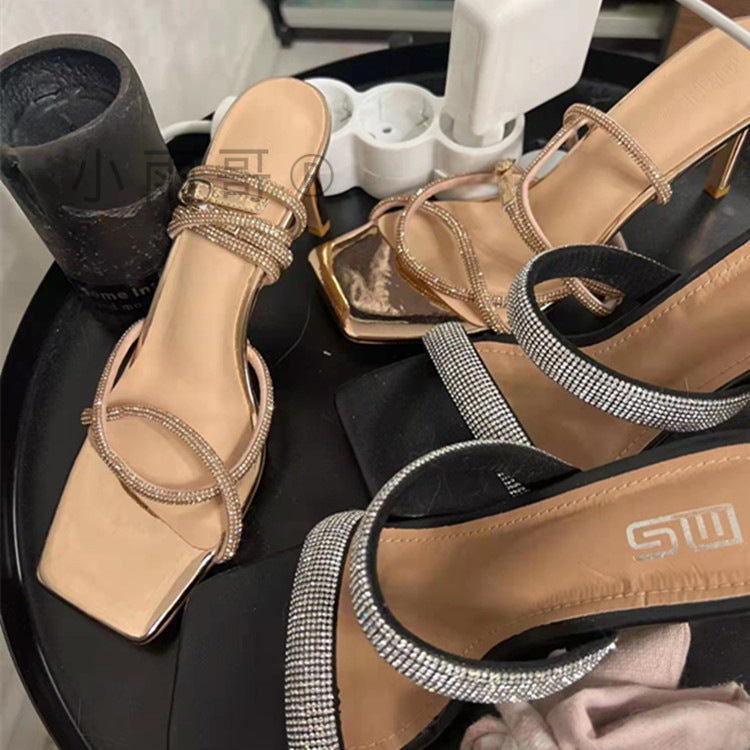 Chic Orthopedic Sandals with Unique Design