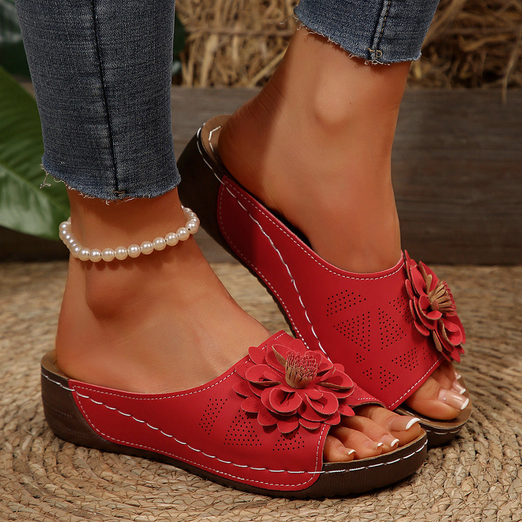 Chic Orthopedic Sandals with Unique Design