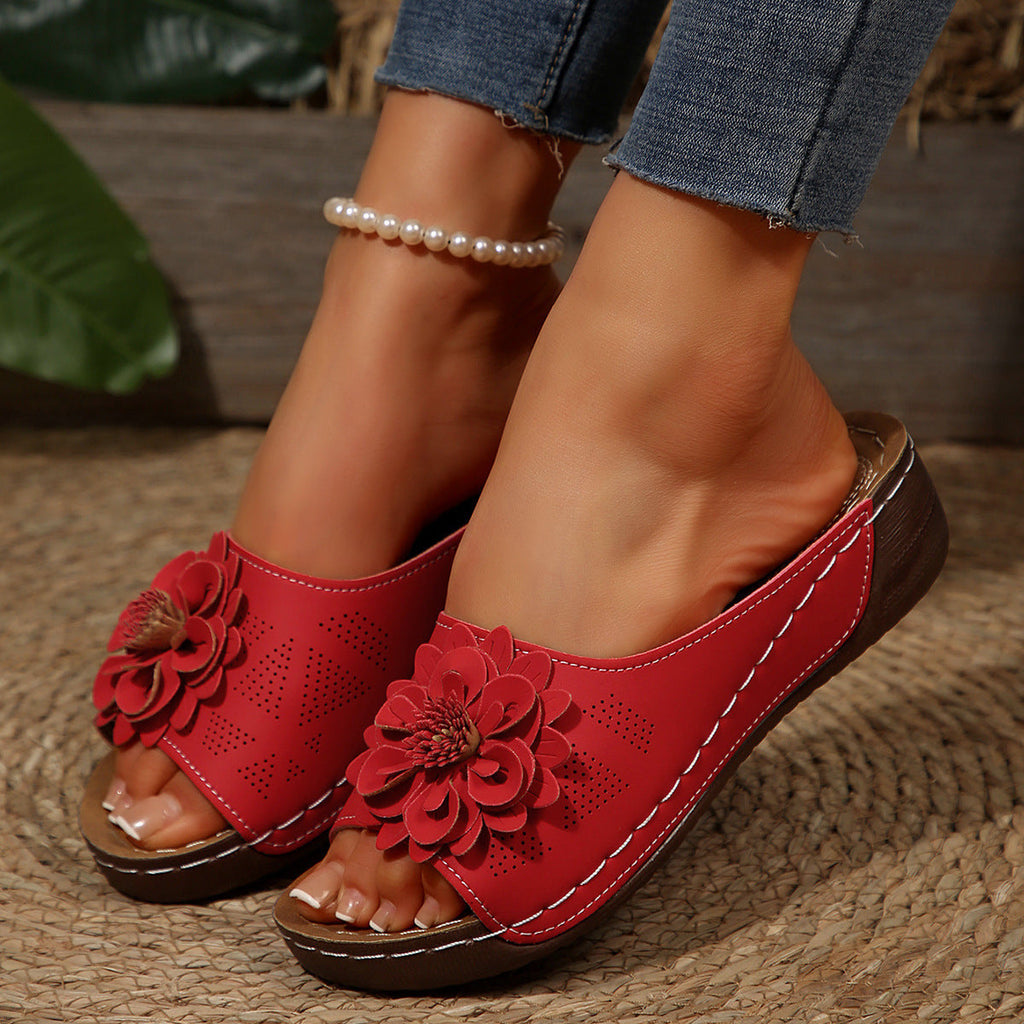 Chic Orthopedic Sandals with Unique Design