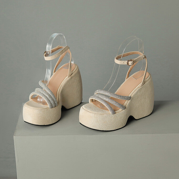 Chic Orthopedic Sandals with Unique Design