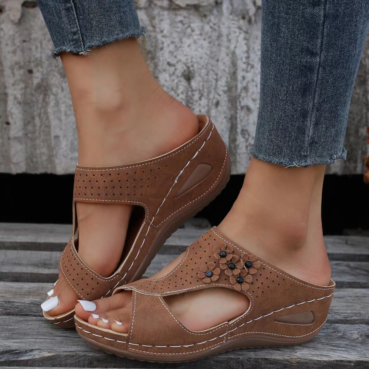 Graceful Orthopedic Sandals for Modern Look