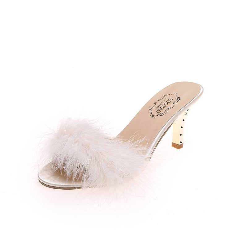 Graceful Orthopedic Sandals for Modern Look