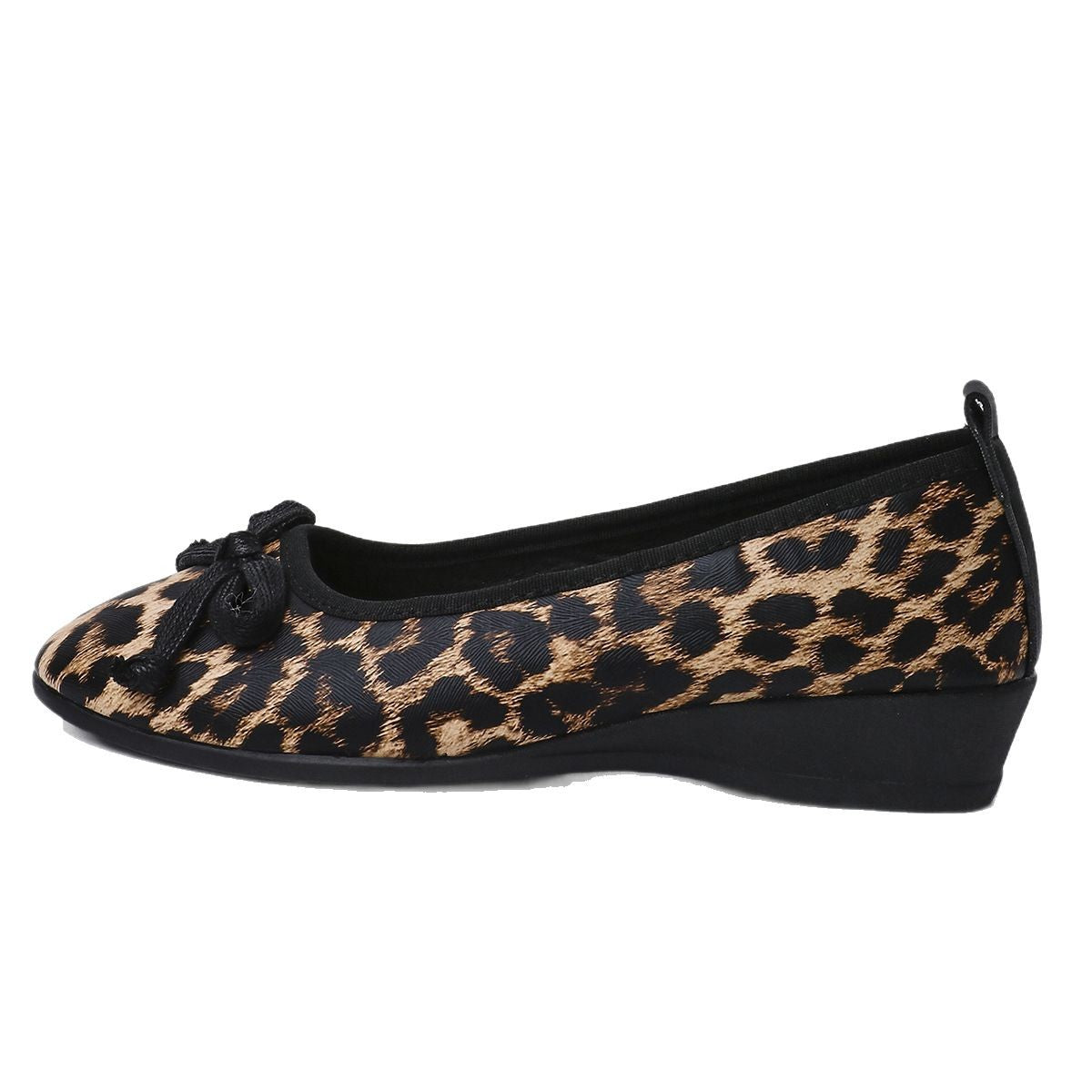 Chic Orthopedic Shoes with Unique Design