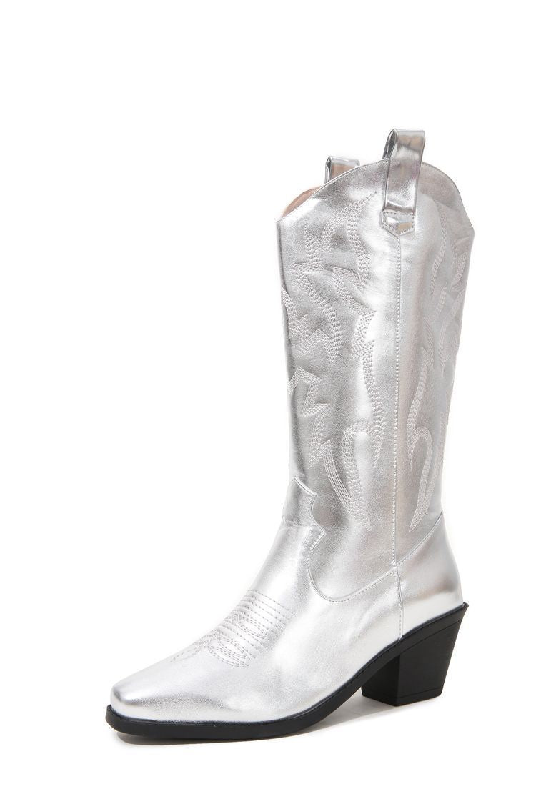 Graceful Orthopedic Boots for Modern Look