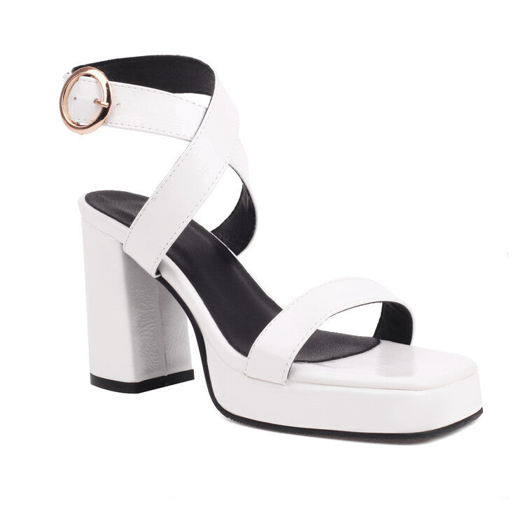 Graceful Orthopedic Sandals for Modern Look