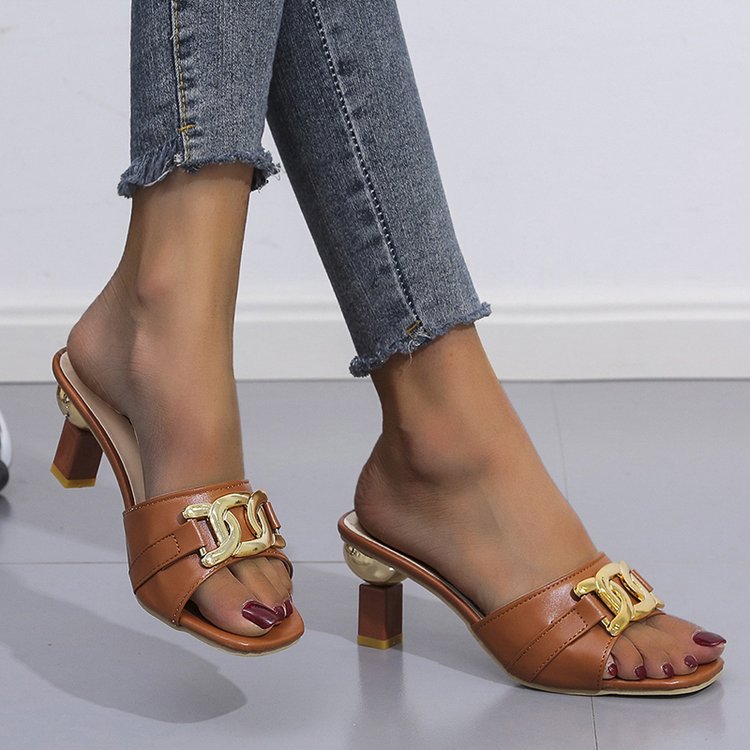 Graceful Orthopedic Sandals for Modern Look