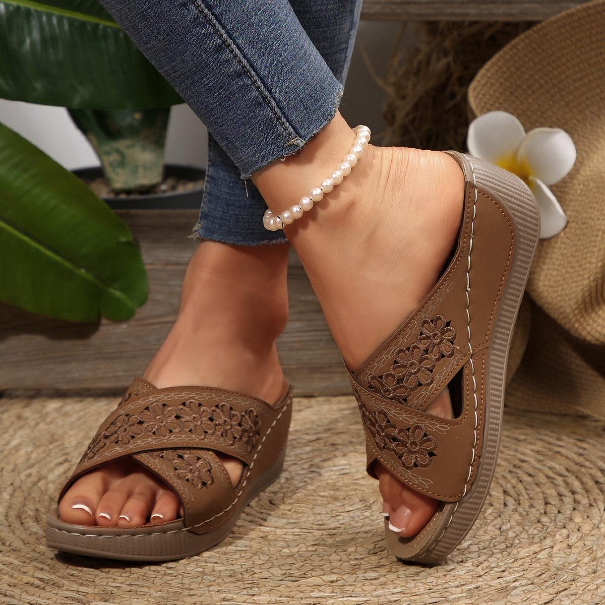 Chic Orthopedic Sandals with Unique Design