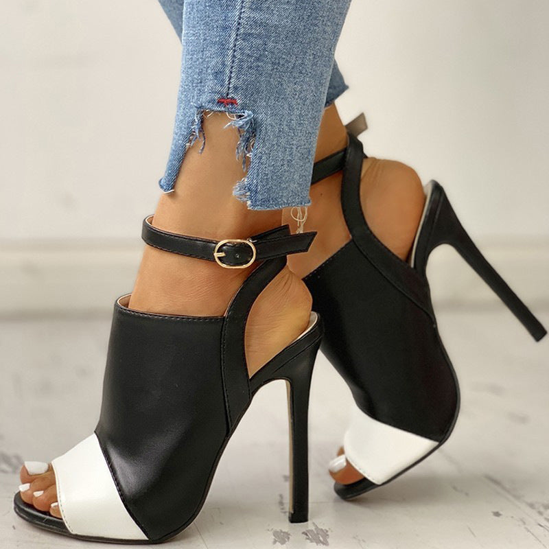Graceful Orthopedic Sandals for Modern Look