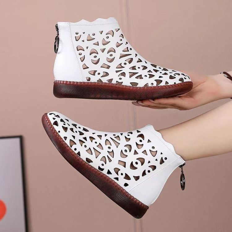 Graceful Orthopedic Sandals for Modern Look