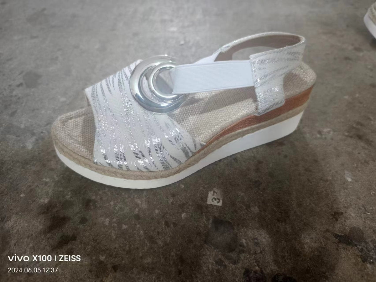 Graceful Orthopedic Sandals for Modern Look