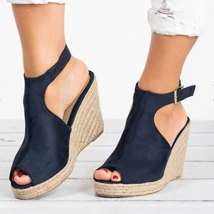 Graceful Orthopedic Sandals for Modern Look