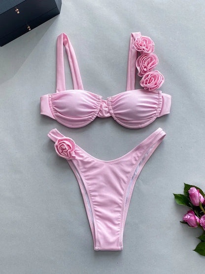 Beautifully Finished Bikini in a Timeless Design