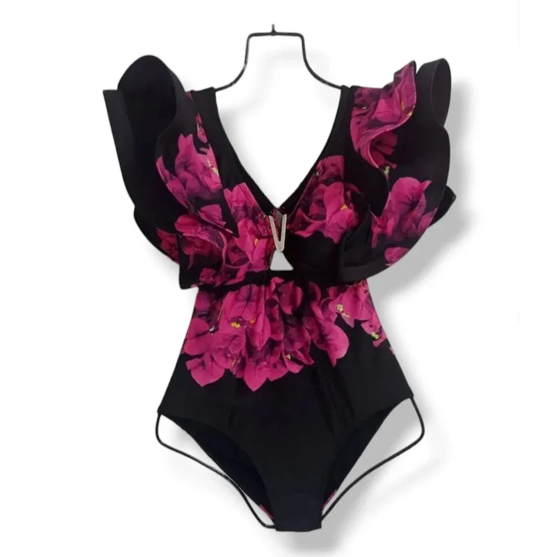Effortlessly Bathing Suit With a Timeless Design