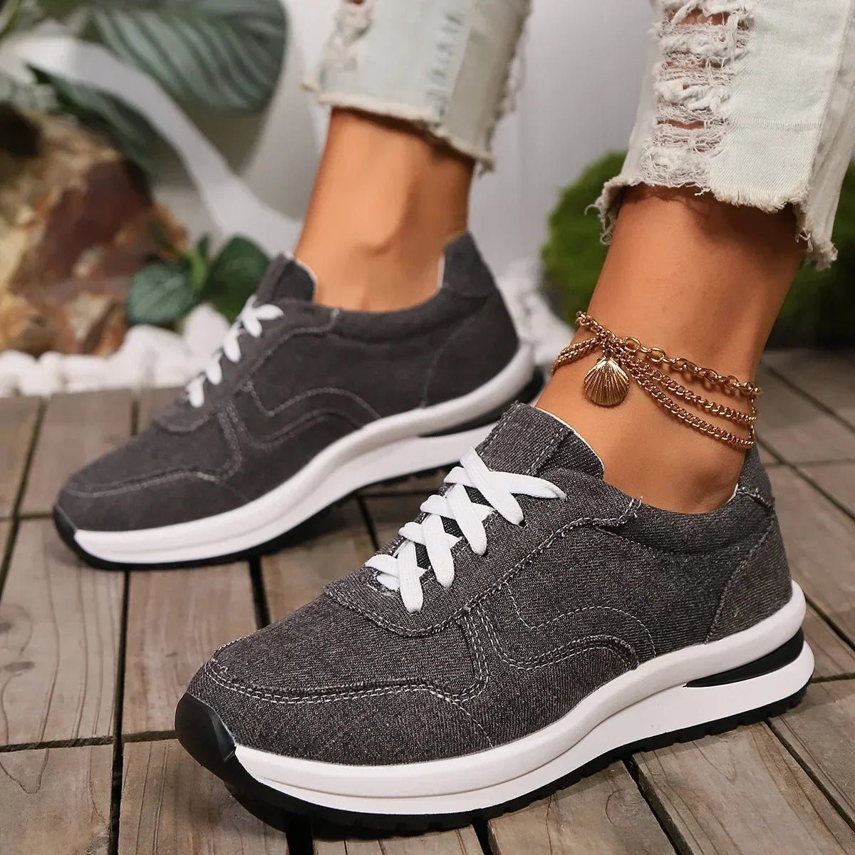 Durable and Supportive Orthopedic Sneakers