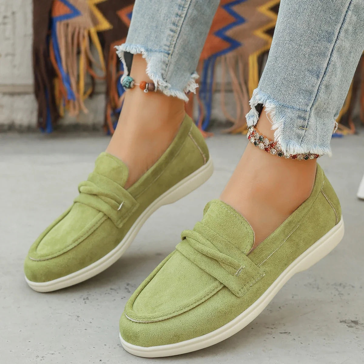 Durable and Supportive Orthopedic Sneakers