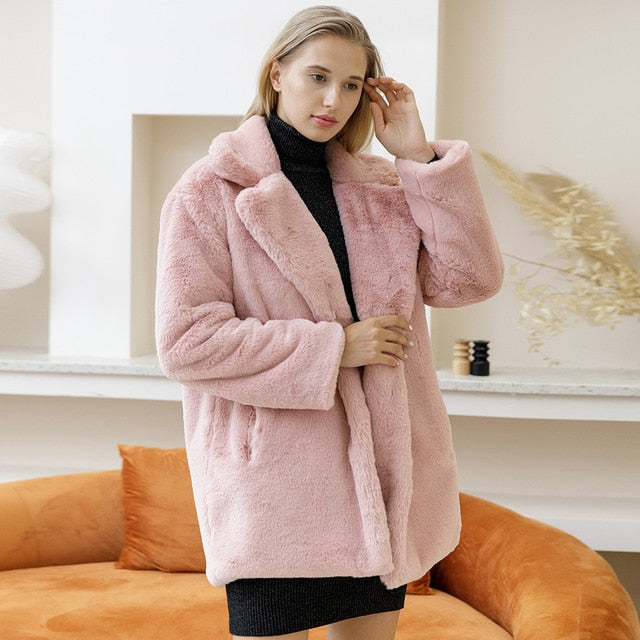 LM | Luxurious fur coat for women