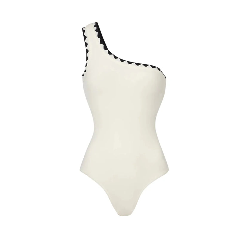 Casually Bikini With a Refined Edge