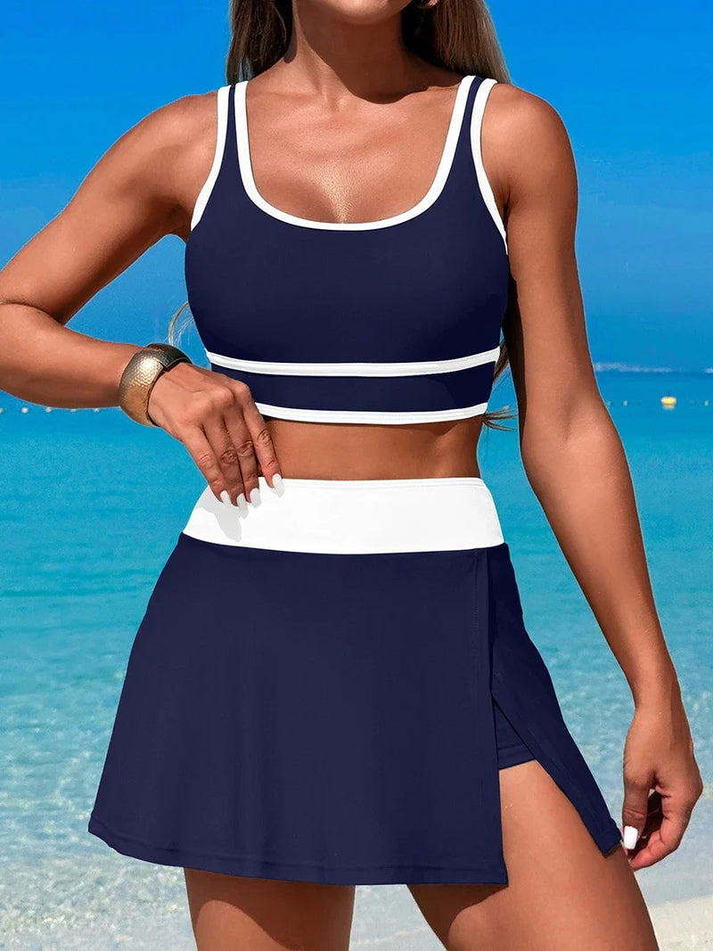 Sophisticated Dress With a Clean Classic Look