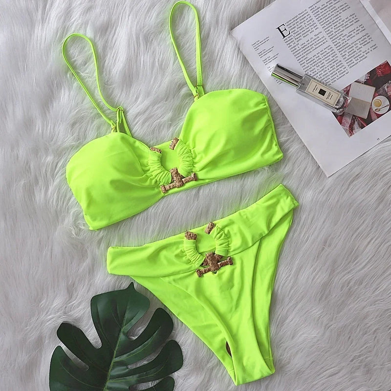 Effortlessly Bathing Suit With a Timeless Design