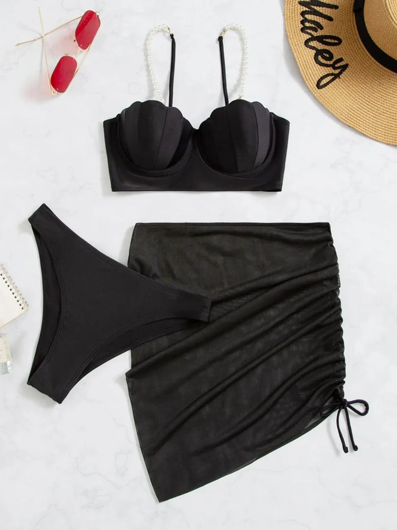 Casually Bikini With a Refined Edge