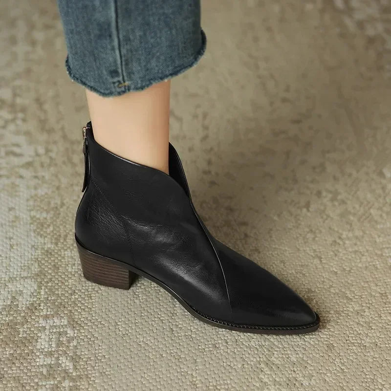 LM | Tapered ankle boot with block heel