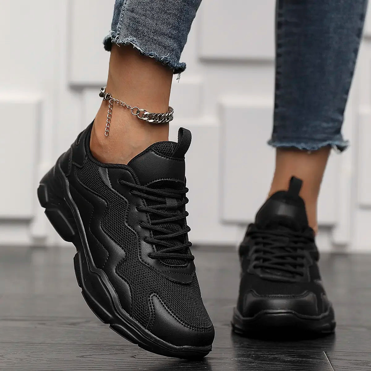 Comfortable and Fashionable Orthopedic Sneakers