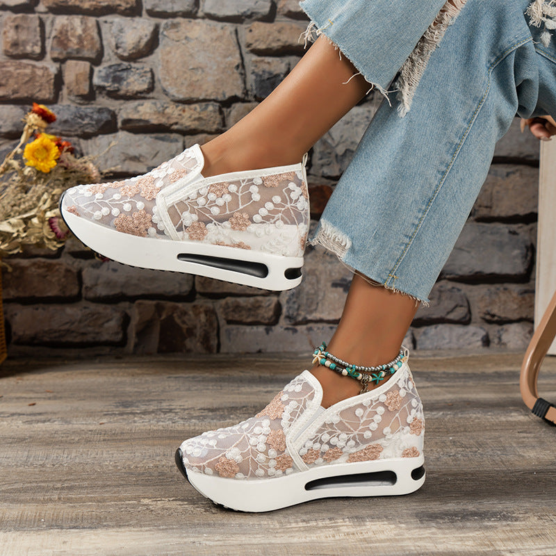 EP | Baskets à plateforme brodées de fleurs pour femmes