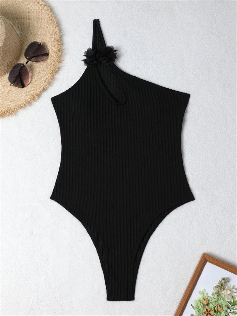 Effortlessly Monokini With a Timeless Design