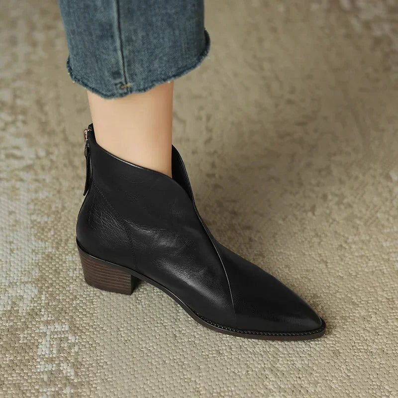 LM | Tapered ankle boot with block heel