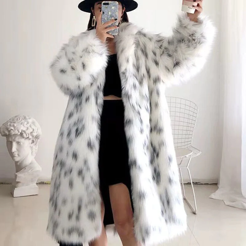 LM | Luxury faux fur coat