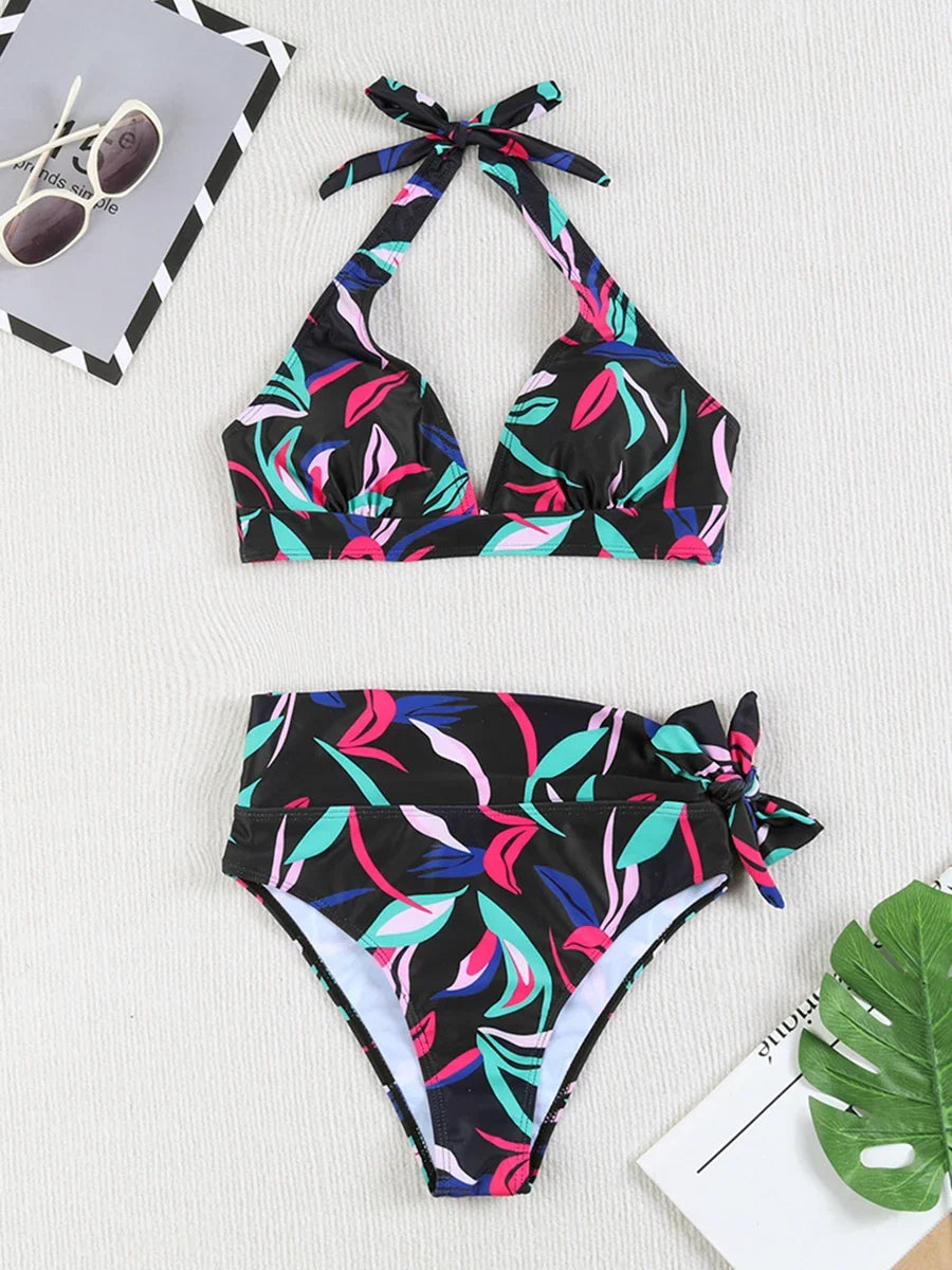 Beautifully Finished Bikini in a Timeless Design