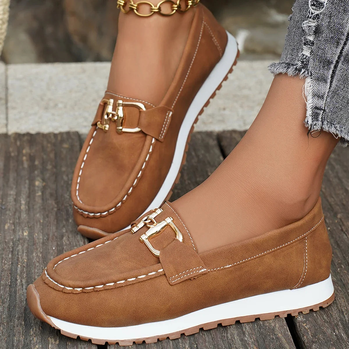 Durable and Supportive Orthopedic Sneakers