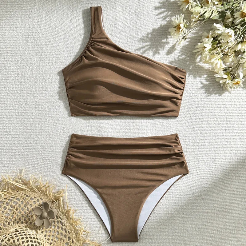 Casually Bathing Suit With a Refined Edge