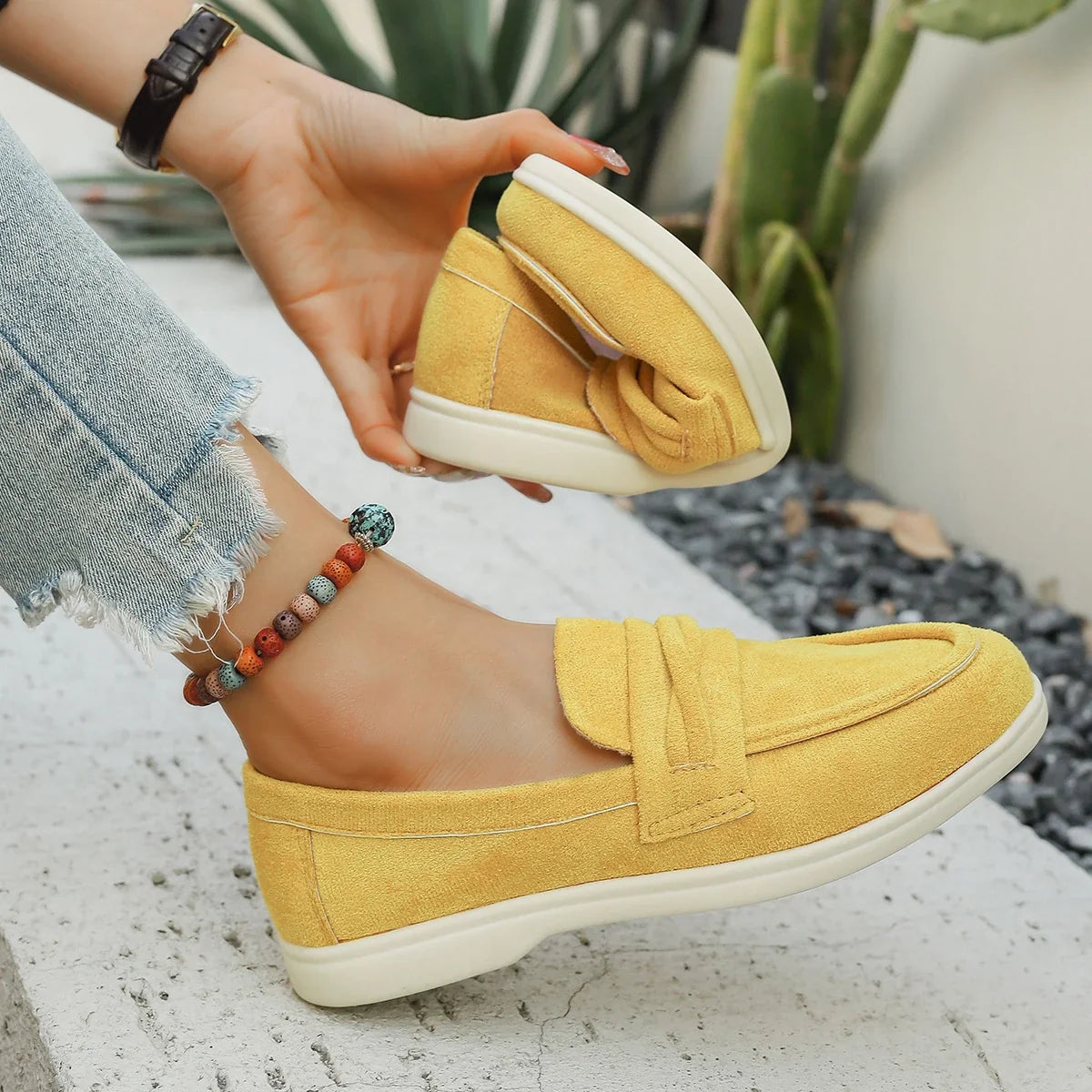 Durable and Supportive Orthopedic Sneakers