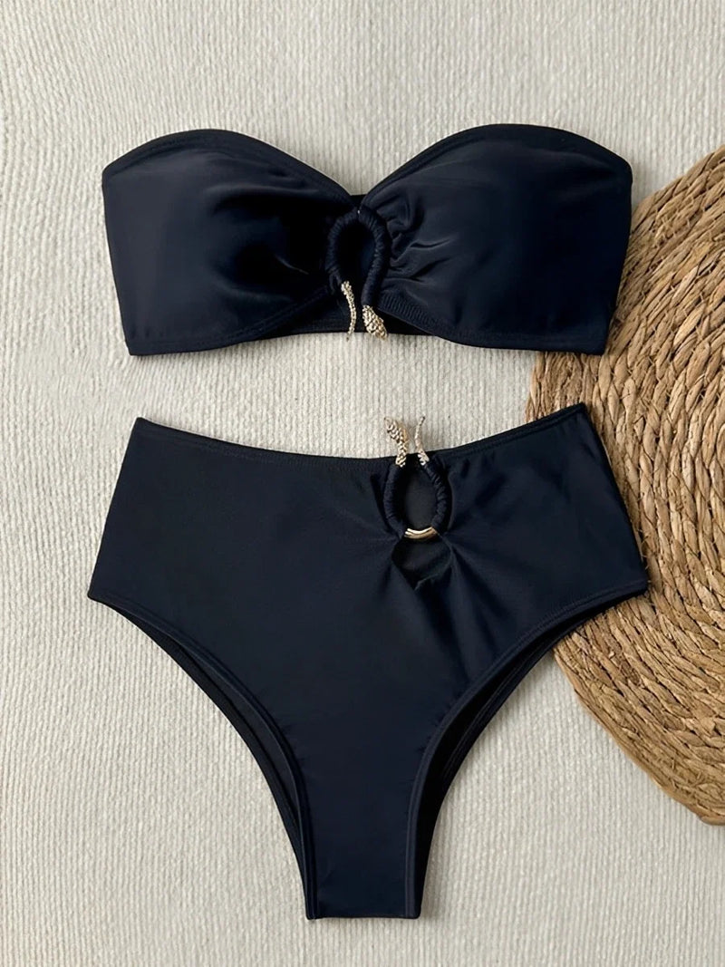 Beautifully Finished Bikini in a Timeless Design